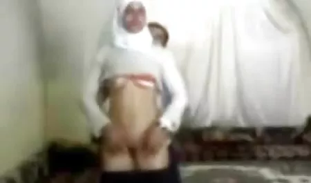 W4B Big Tits Brunete در اتومبیل سوار می فیلم کوتاه سکس زوری شود