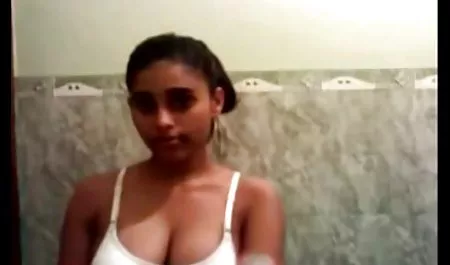 نوارهای دختر بلوند لهستانی Busty برای شما نوار می کند! پخش راحت فیلم سکسی کوتاه
